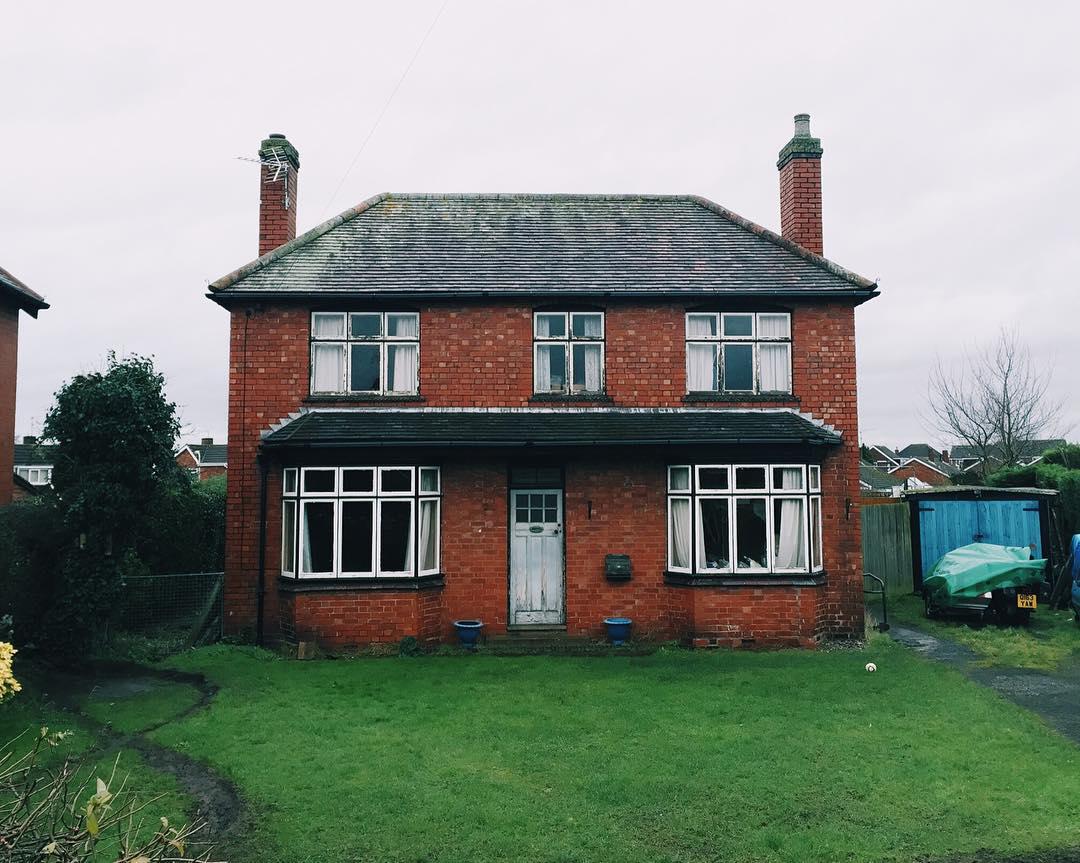 That stupid house I can't stop taking photos of. 🏡