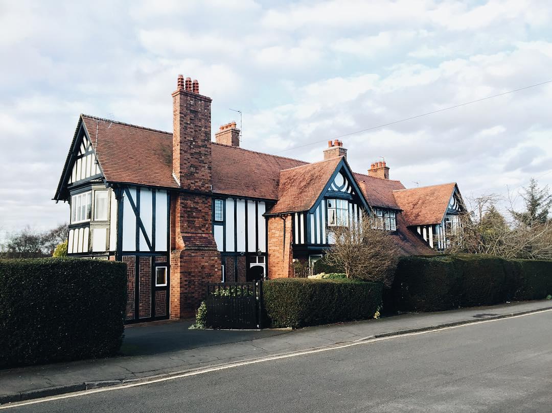 Cause she's a brick (uh) house.