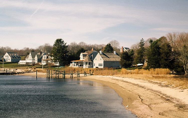 Trains are long, but I’ve had a lot of my best times and most significant life moments on them. 🚈  This is somewhere on the New England coastline, taken from a train window.