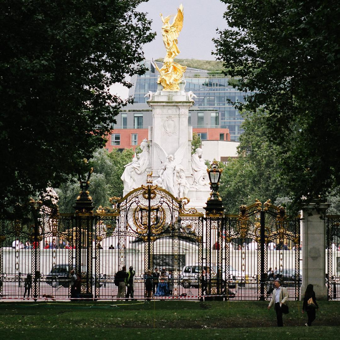 Oh lord it's hot, it's real real hot