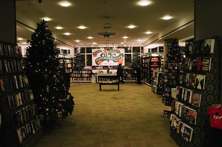 evening. one of my favourite book shops not looking itself. 📚