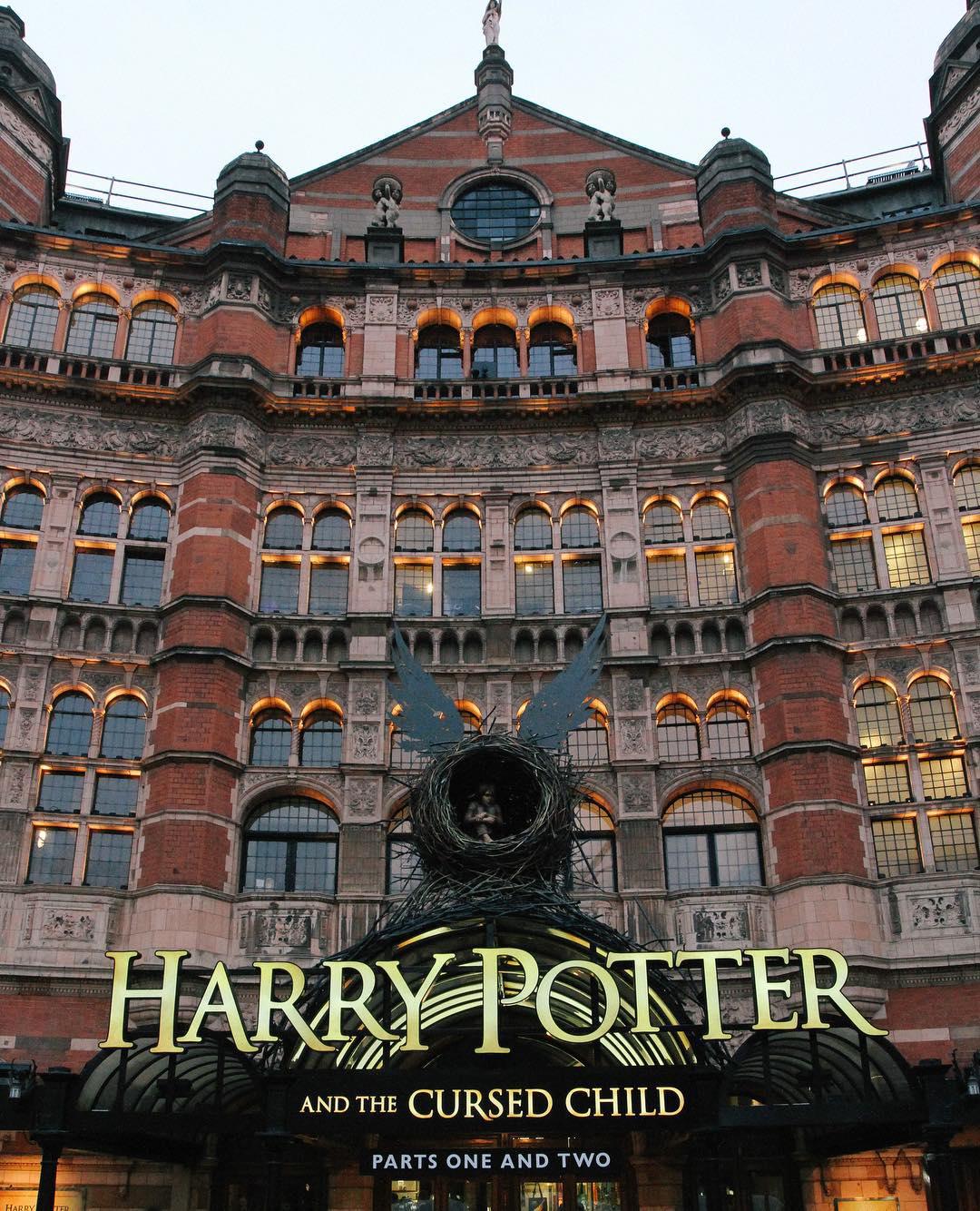 afternoon. a play which i am not now going to see contrary to the fact i am posting this photo.