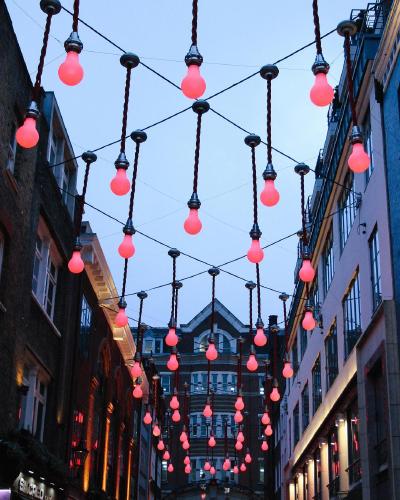 evening. santa's plumblines 🔴