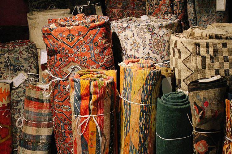 day. when they had opened their treasures, they presented gifts to him: gold, frankincense, and myrrh. 🔔