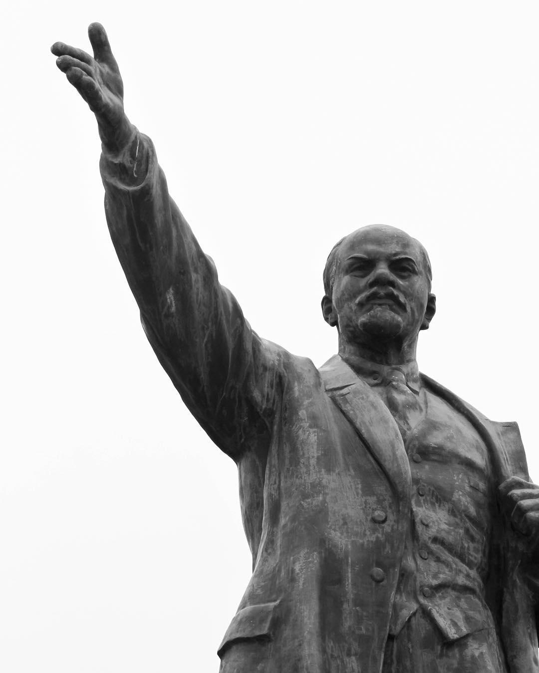 47.1 - lenin rebukes the ref
