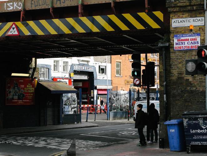 96.0 - flat white, cashews, raspberries, grapes, strawberries, yoghurt, hummus, carrots 🍇