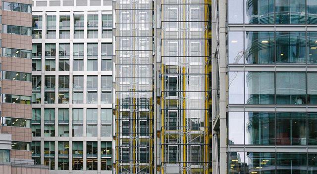 187.1 - fridge doors