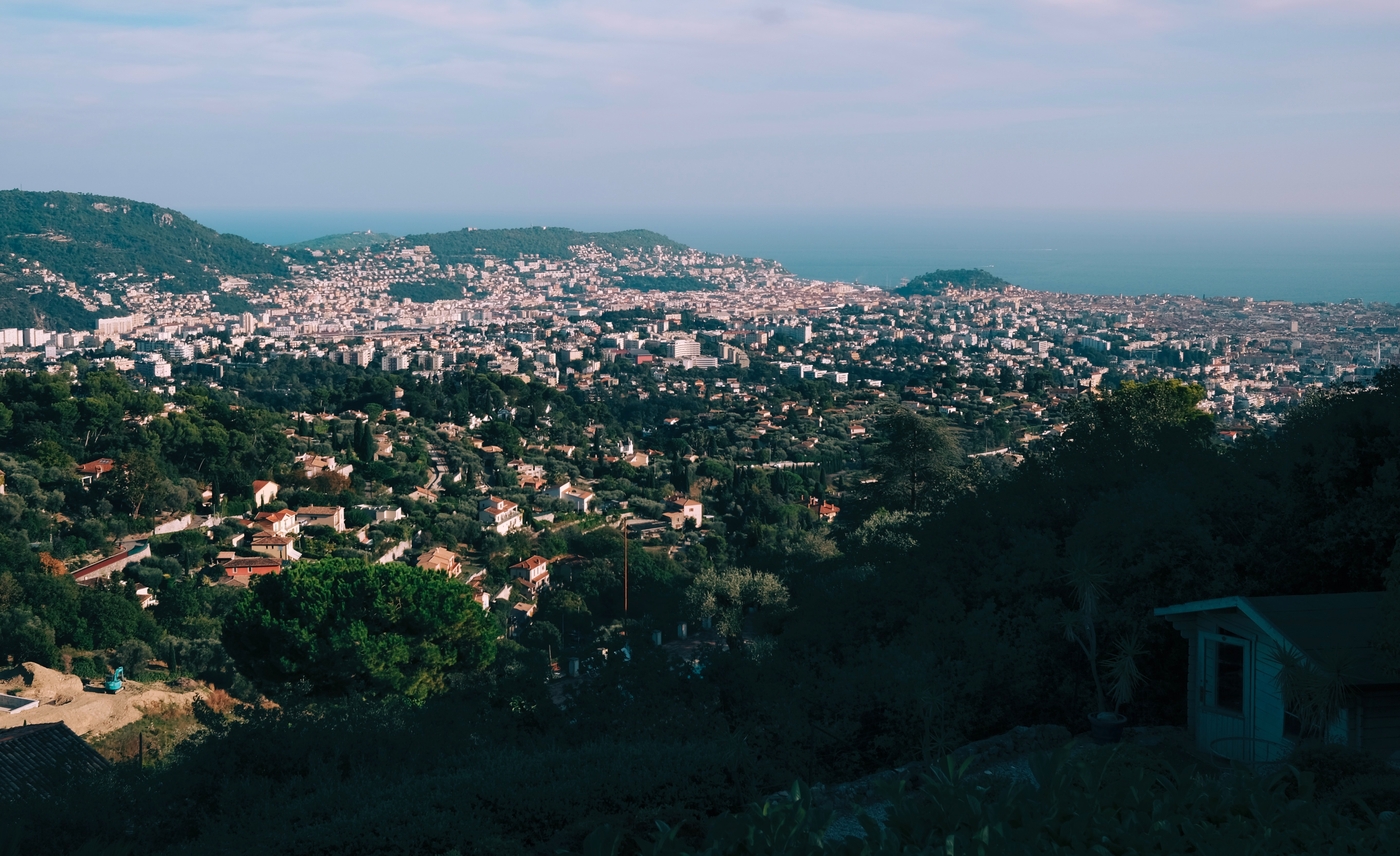An birds-eye view of Nice from the hills above